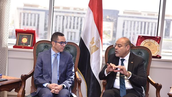 وزير الاستثمار يلتقي