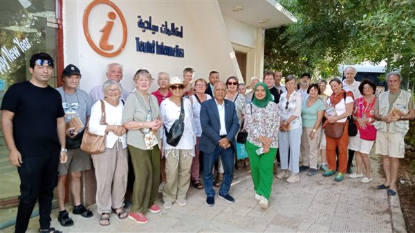 وفد سياحي يزور الوادي