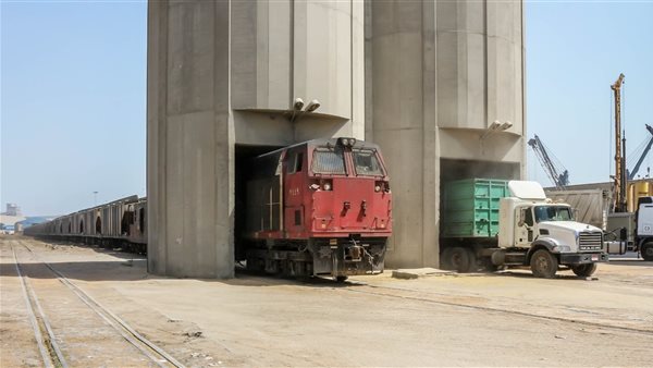 ميناء دمياط