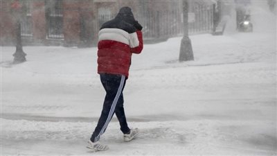 قنبلة ثلجية تضرب دولة أوروبية.. تحذيرات من خطرها