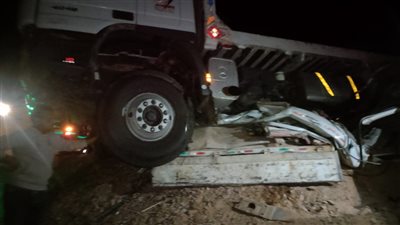 مصرع شخص في تصادم سيارة ملاكي بتريلا على طريق أبو سمبل السياحي بأسوان 