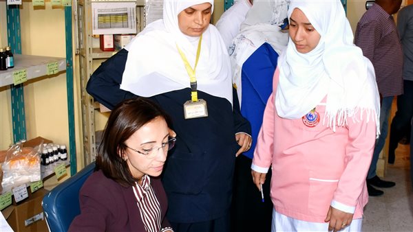 محافظ البحيرة تتفقد