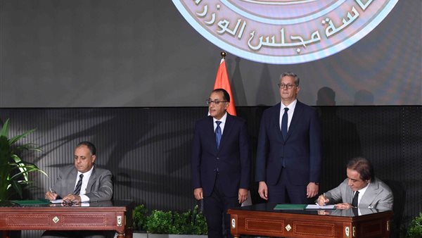 رئيس الوزراء يشهد