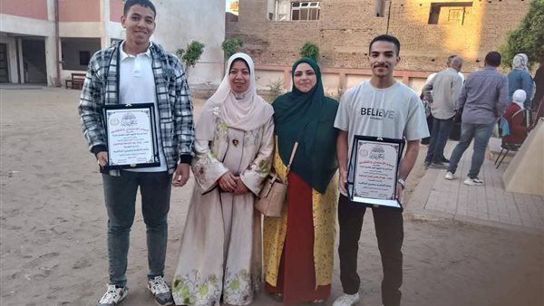 الطالبان المكرمان