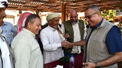 محافظ جنوب سيناء يستعرض خطط التنمية الشاملة والمستدامة بالمحافظة