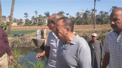 بعد نشر القاهرة 24.. محافظ أسيوط يوجه بإقامة معديّة مؤمّنة لأهالي عزبة قنبر 
