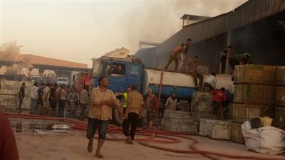 الحماية المدنية تسيطر على حريق نشب في مصنع بمنطقة كوم أبو راضي الصناعية