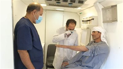 تقديم 1368 خدمة طبية مجانية خلال قافلة بقرية بني حرام في المنيا