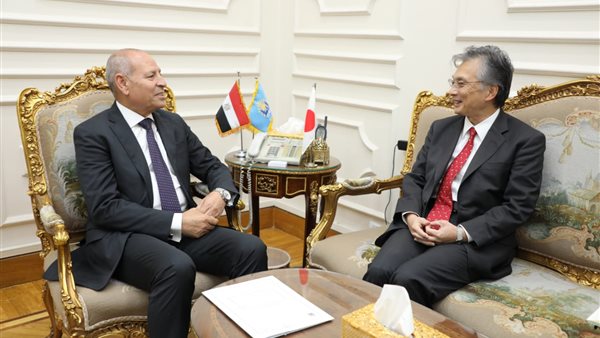 محافظ القاهرة خلال