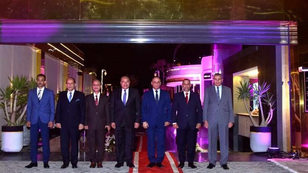 إدارة نوادي وفنادق