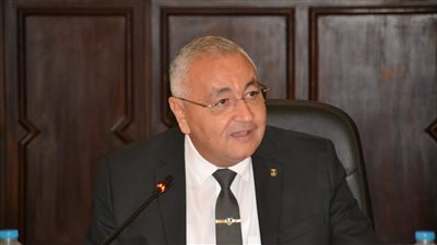 نائب رئيس جامعة الإسكندرية لشئون خدمة المجتمع وتنمية البيئة: نهتم بمعايير السلامة والصحة المهنية في جميع المنشآت