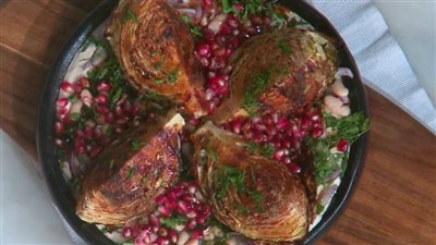 في دقائق معدودة.. طريقة عمل الكرنب المشوي بالطحينة |فيديو