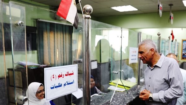 محافظ أسوان