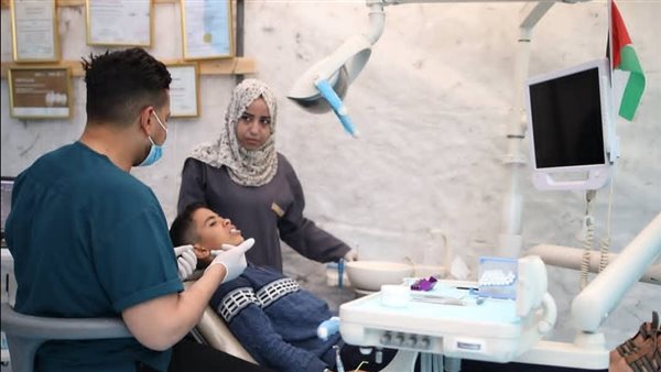  نجدت صقر طبيب أسنان