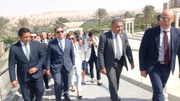 جانب من الزيارة 