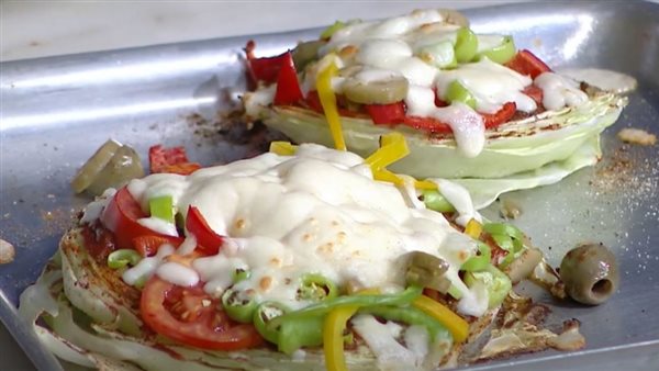 بيتزا الكرنب بخطوات