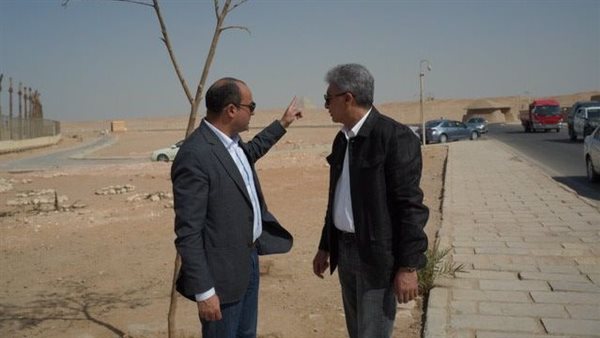  وزير السياحة في