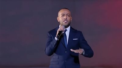 تامر عاشور يبدأ احتفالية اتحاد القبائل والعائلات المصرية بـ تعظيم سلام