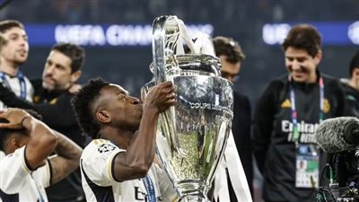 اعتراضا على حجب الجائزة عن فينيسيوس وكارفاخال..هل قاطع ريال مدريد حفل الكرة الذهبية؟