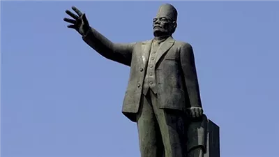 بعد دهانات أسود قصر النيل.. مصدر بمحافظة القاهرة: استكمال عمليات الترميم بتمثال سعد زغلول غدًا