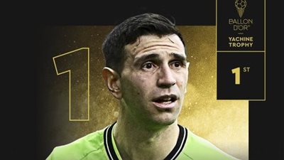 الثانية على التوالي.. إيميليانو مارتينيز أفضل حارس مرمى في العالم