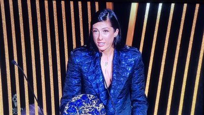 الإسبانية جينيفر هيرموسو تحصد جائزة سقراط ضمن حفل جوائز الكرة الذهبية 2024