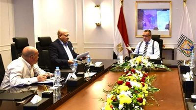 محافظ جنوب سيناء يبحث مع رئيس الإدارة المركزية للاستثمار سبل تعزيز الفرص الاستثمارية بالمحافظة
