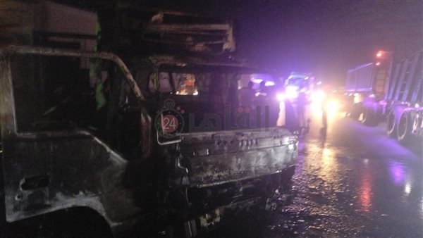 تفحم سيارة نصف نقل