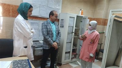 رئيس صحة القاهرة يوجه بتفعيل العيادات المسائية بمركز الخليج المصري.. وينتقد اصطحاب العاملين لأطفالهم