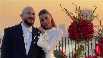 محمود العسيلي يحتفل بقراءة الفاتحة على فتاة من خارج الوسط الفني | صور