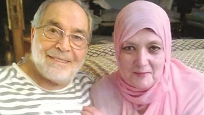 شمس البارودي تكشف كواليس صورة لها برفقة زوجها الراحل حسن يوسف: كان يردد وجهك لا يُغطى ومن يفتن يغض بصره