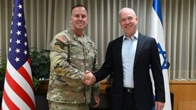 إعلام إسرائيلي: قائد القيادة الوسطى الأمريكية يصل اليوم إلى تل أبيب 