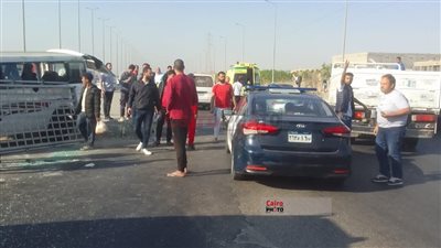 إصابة 9 أشخاص في انقلاب ميكروباص على طريق الواحات بأكتوبر الجديدة| صور