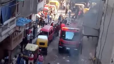 إصابة 3 أشخاص.. السيطرة على حريق في عقار بمساكن عثمان بالإسكندرية| صور