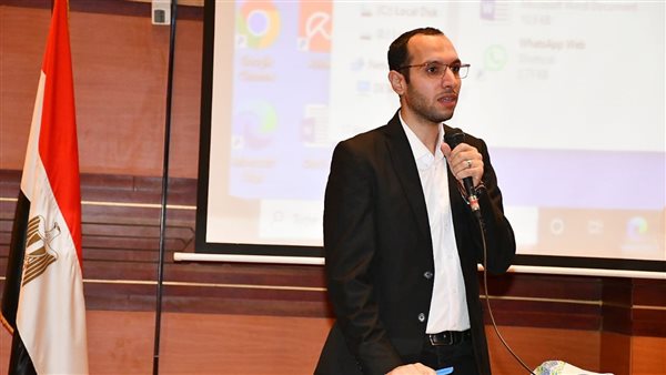 محمود الجلاد معاون