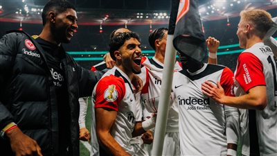 مرموش يسجل في فوز فرانكفورت على مونشنجلادباخ بكأس ألمانيا 