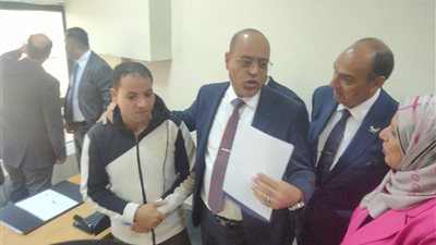 وزير العمل يوزع 70 عقد عمل خلال زيارته لجنوب سيناء