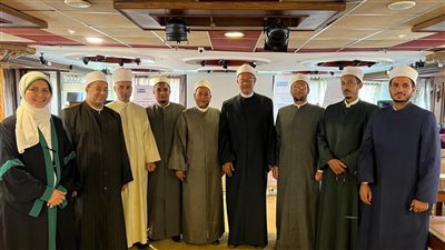 أوقاف سوهاج تُحذر من ختان الإناث وزواج الأطفال بورشة عمل للأئمة والواعظات