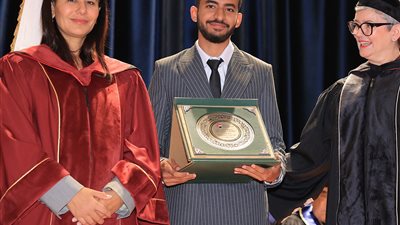 بحضور مجدي يعقوب.. الجامعة البريطانية تحتفل بالذكرى الـ 20 وتكرم أوائل الدفعات