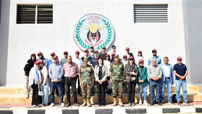 القوات المسلحة تنظم زيارة لعدد من طلبة الأكاديمية العربية للعلوم والتكنولوجيا والنقل البحري لقيادة قوات المظلات