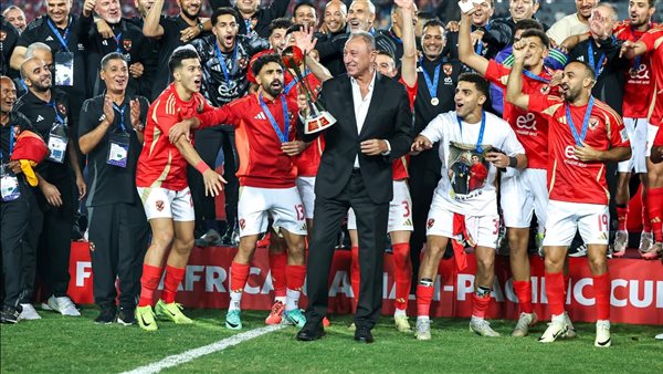 تتويج الأهلي بكأس