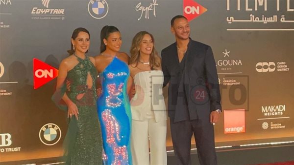 ريد كاربت فيلم الفستان