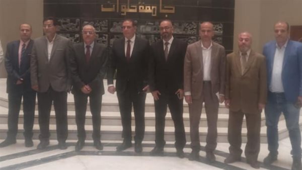 جانب من الدورة 