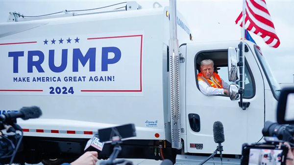 ترامب مستقلا شاحنة