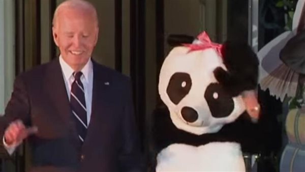 جو بايدن وزوجته 