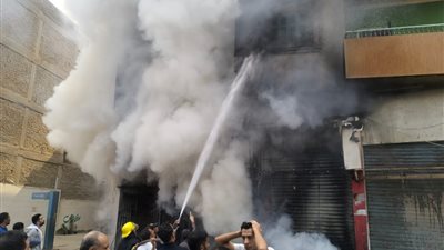 انتداب المعمل الجنائي لمعاينة حريق عقار ومحلين في البدرشين