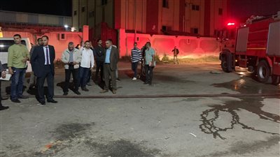 إجراء أعمال التبريد بعد السيطرة على حريق مصنع السوداني والمكسرات ببورسعيد| التفاصيل الكاملة