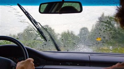 6 نصائح لقيادة السيارات تحت الأمطار