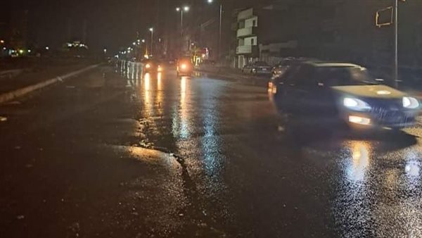 سقوط أمطار على مدينة