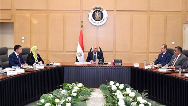 خلال الاجتماع